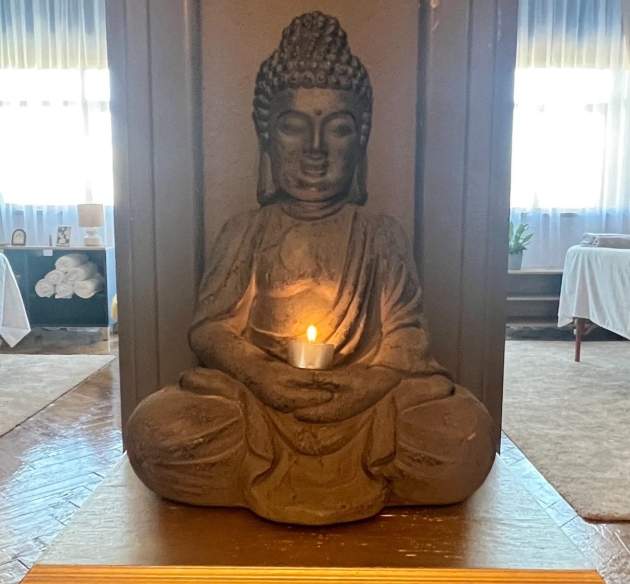 Spațiul sacru — statuie Buddha